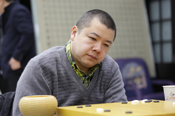 图文名人战本选赛棋院打响罗洗河新发型惹眼