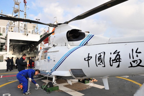 法国售华的直升机着舰格栅  海监直升机停放海监船甲板  中国海监83