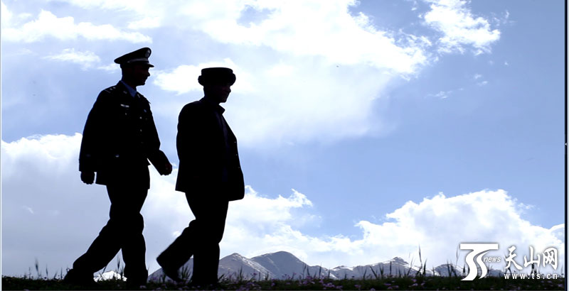 新疆帕米尔高原最美警察帐篷哥工作生活掠影