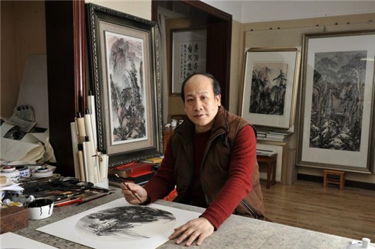当代著名山水画家大土三阳先生画展在长沙举办
