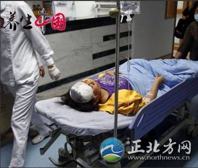 深圳小学生电梯踩踏事故造成10人受伤组图