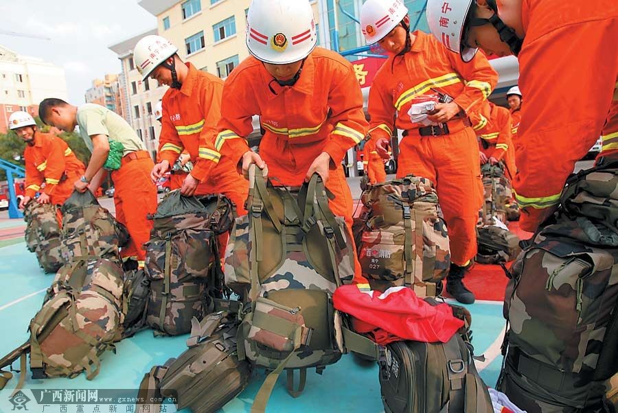 4月21日焦点图:广西全力支援四川抗震救灾(1/24)