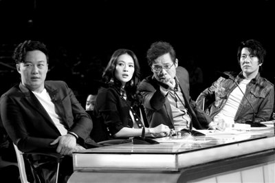 陈奕迅、章子怡、罗大佑、郑钧（从左至右）在节目录制现场。图/CFP