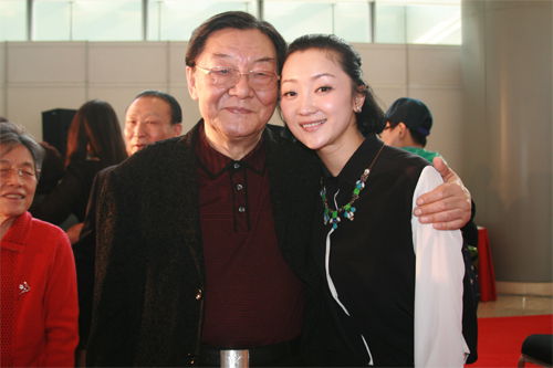 张瑶和导演翟俊杰合照