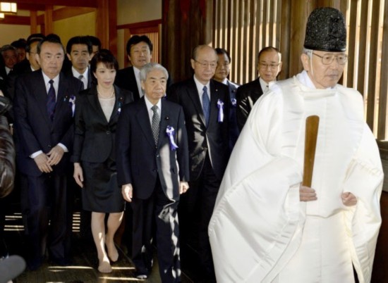 日本国会议员参拜靖国神社