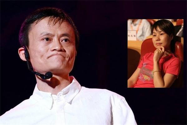 阿里巴巴的首席掌门人马云的妻子张瑛也是一直在背后默默的支持马云