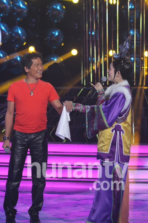 谢娜百变大咖秀扮甄嬛传华妃 李维嘉变身温太医