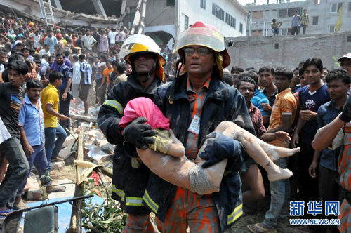孟加拉国首都达卡郊区大楼倒塌现场