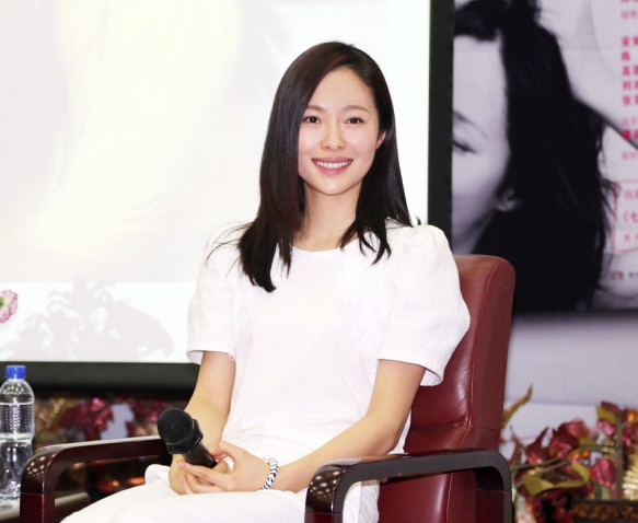 江一燕电子书发布 走进校园分享"爬行哲学"