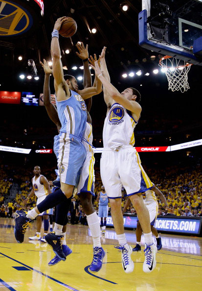 图文:[nba]勇士110-108掘金 麦基篮下强起