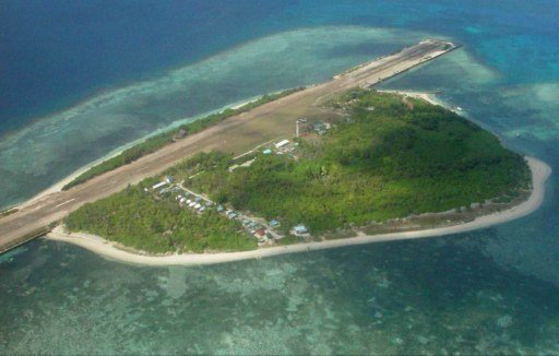 资料图:南沙中业岛即菲律宾所称的卡拉延群岛的一部分,岛上已有一条