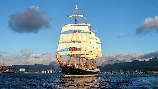世界最大古帆船