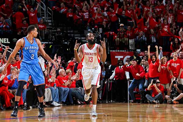 图文:[nba]火箭94-103雷霆 哈登庆祝