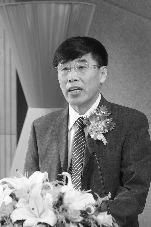 浙江华海药业股份有限公司董事长童建新先生致推介辞(图)尊敬的各位