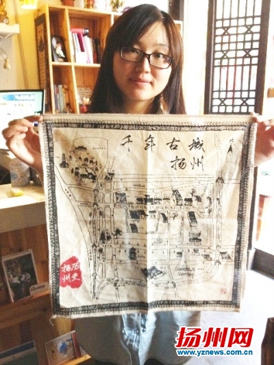 90后女孩将扬州著名景点手绘上手帕 两月热卖