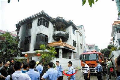 虎门指示组图致8死3伤扶梯书记大火别墅救人(市长)木质别墅全力图片