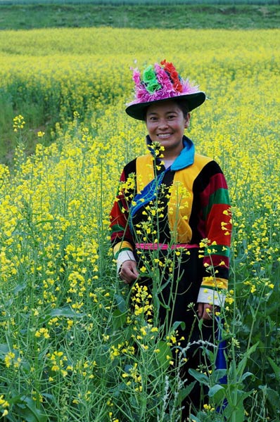 青海游记攻略    这是青海湟中土族人的"六月六花儿会",这里的"花儿"