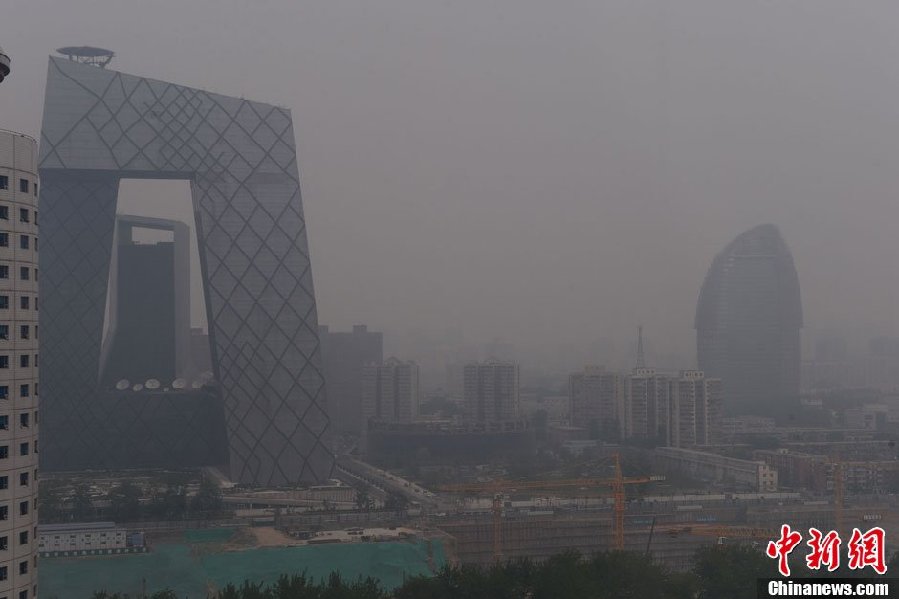 北京再遇持续重度雾霾天/图