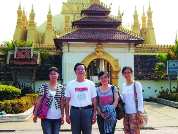 苏大教授在老挝的外教生活(图)