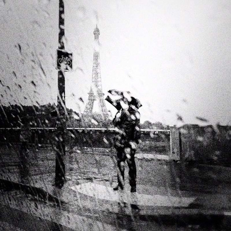 雨伞下的罗曼蒂克 诠释巴黎的浪漫之情