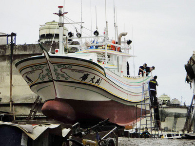遭菲律宾公务船以枪支扫射的台湾屏东琉球籍渔船“广大兴28号”。图自台湾“中央社”