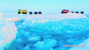 从俄罗斯穿越北极到加拿大的“海洋冰上汽车探险队”，发布了他们两辆汽车在极地前进的照片。