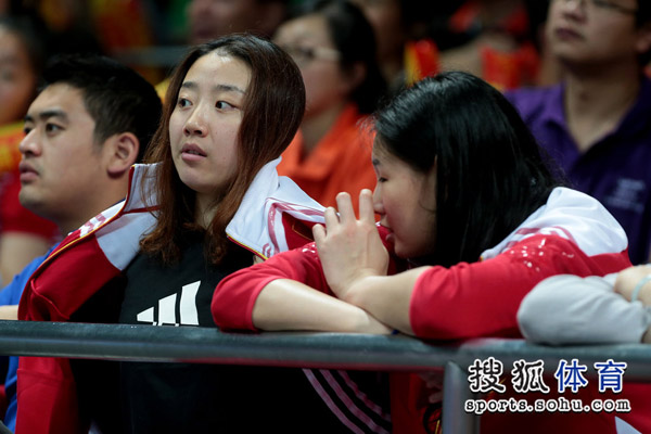 图文:中国女排3-0横扫泰国 姚迪表情很淡定