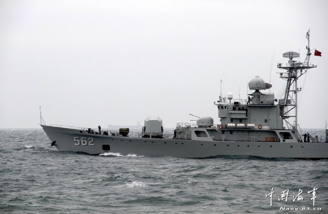 日媒：中国海军两大舰队轮番上阵 施压菲律宾