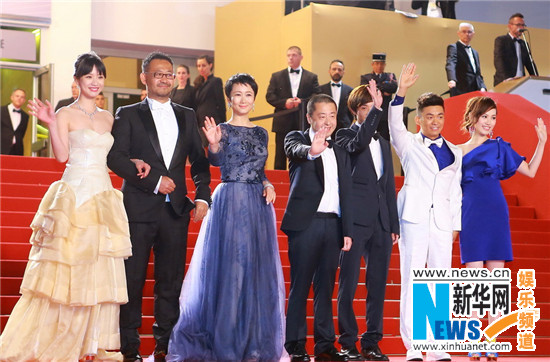 戛纳电影节主竞赛最年轻中国女演员李梦红毯风