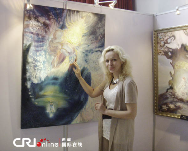 乌克兰女画家《维尔纳茨基星系》油画展在京举