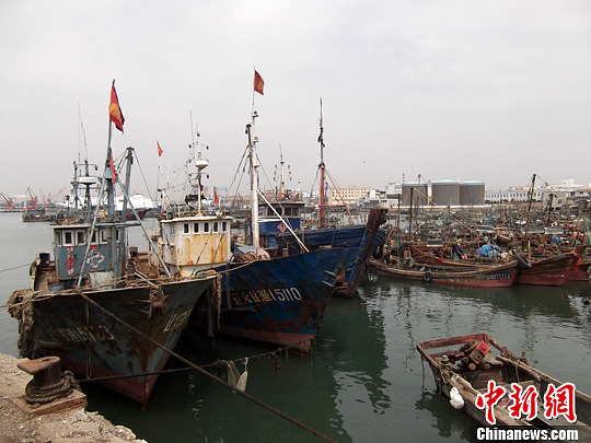 被朝鲜扣押渔船平日停靠码头将迎渔船归来
