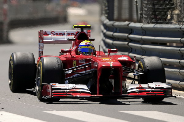 图文:F1摩纳哥站第二次练习 马萨在比赛中