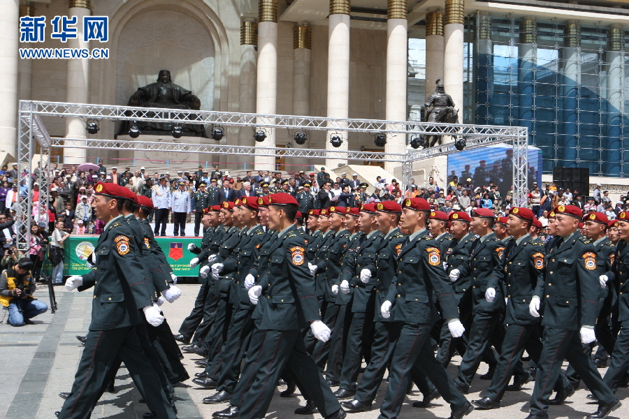 蒙古国首都军人展示风采