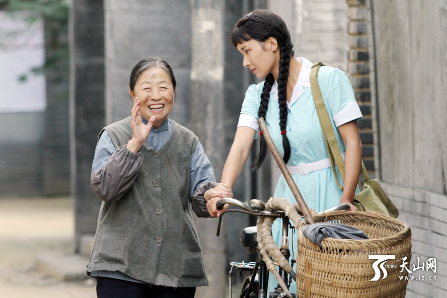 《六块六毛六》今播 黄曼张少华上演“乖女辣妈”(组图)