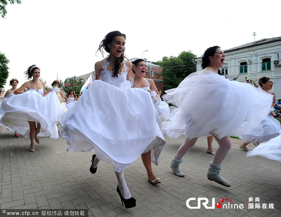 干婚纱新娘动态图_新娘婚纱图片