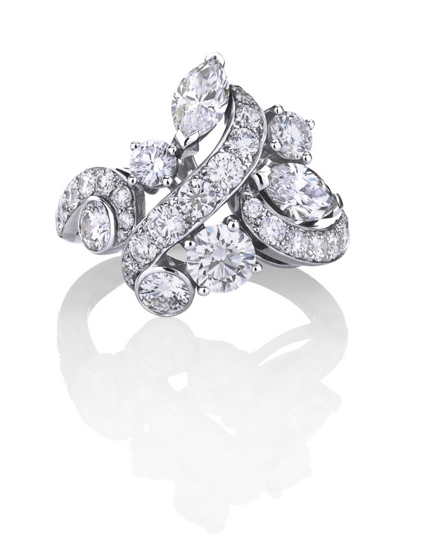 DE BEERS Adonis Rose Clusterָ