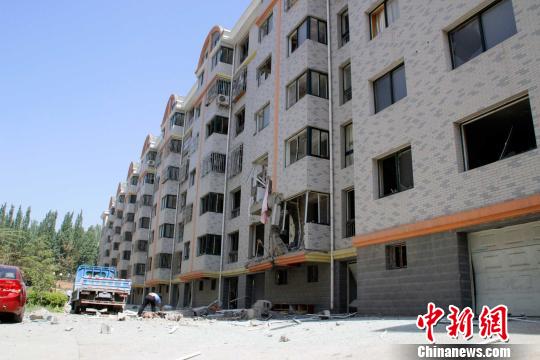 图为秦皇岛市抚宁县杜庄镇蓝图嘉园小区18号楼发生爆炸的住宅。　马玉龙　摄