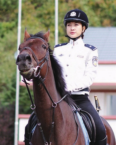 盘点中国各地女子骑警队(组图)