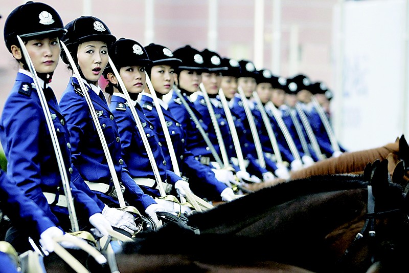 大连女骑警基地被指违法经营(图)