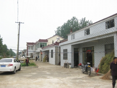 2002年宝应县夏集镇万民村产生首批为南水北调工程搬迁的扬州"移民".