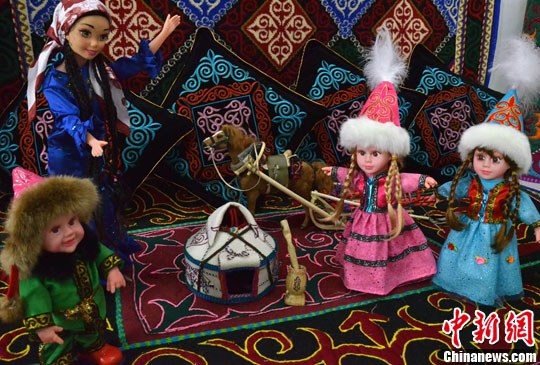 新疆哈萨克族传统刺绣创新推出新疆版芭比娃
