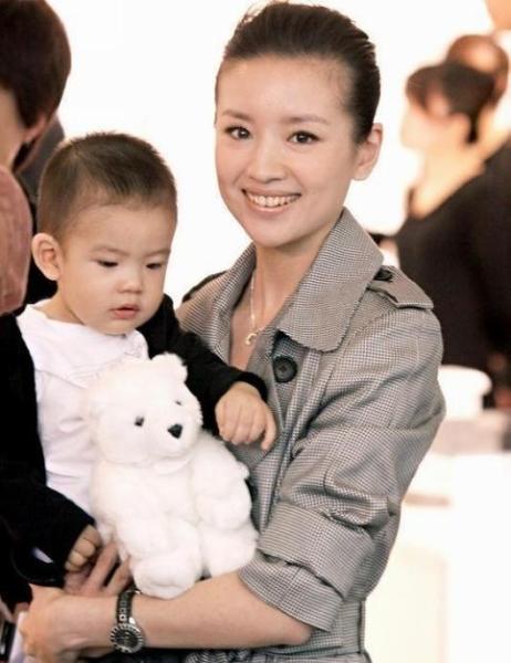 李小璐白百何董洁张柏芝 盘点娱乐圈80后辣妈(组图)