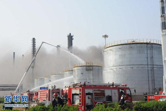 中石油大连石化分公司发生油罐爆炸至少造成2