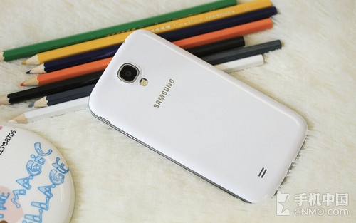 三星GALAXY S4背面图片