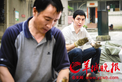拾荒男被车撞后难维权 愤而自学通过司考当律师