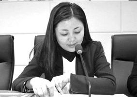 有网民发帖质疑湖南岳阳华容县28岁女副县长赵群子神速升迁,称其系