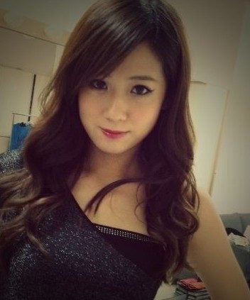 女星方志友跳到高潮衣服脱落,弹出f罩杯巨乳,方志友生活照