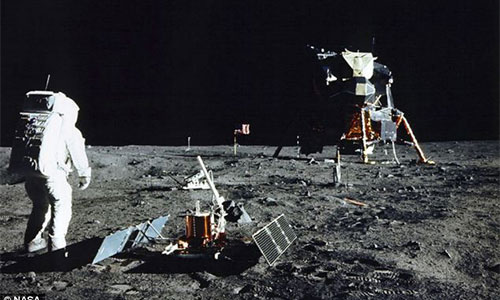 研究称阿姆斯特朗著名月球演讲可能被听错了(图)-搜狐滚动