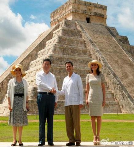 习近平与夫人彭丽媛参观墨西哥著名古迹玛雅金字塔 图片来源：学习粉丝团微博
