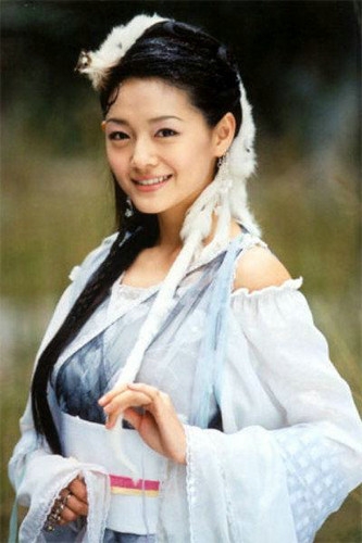2004年,舒畅接拍央视大型神话电视连续剧《宝莲灯》,年仅17岁的她